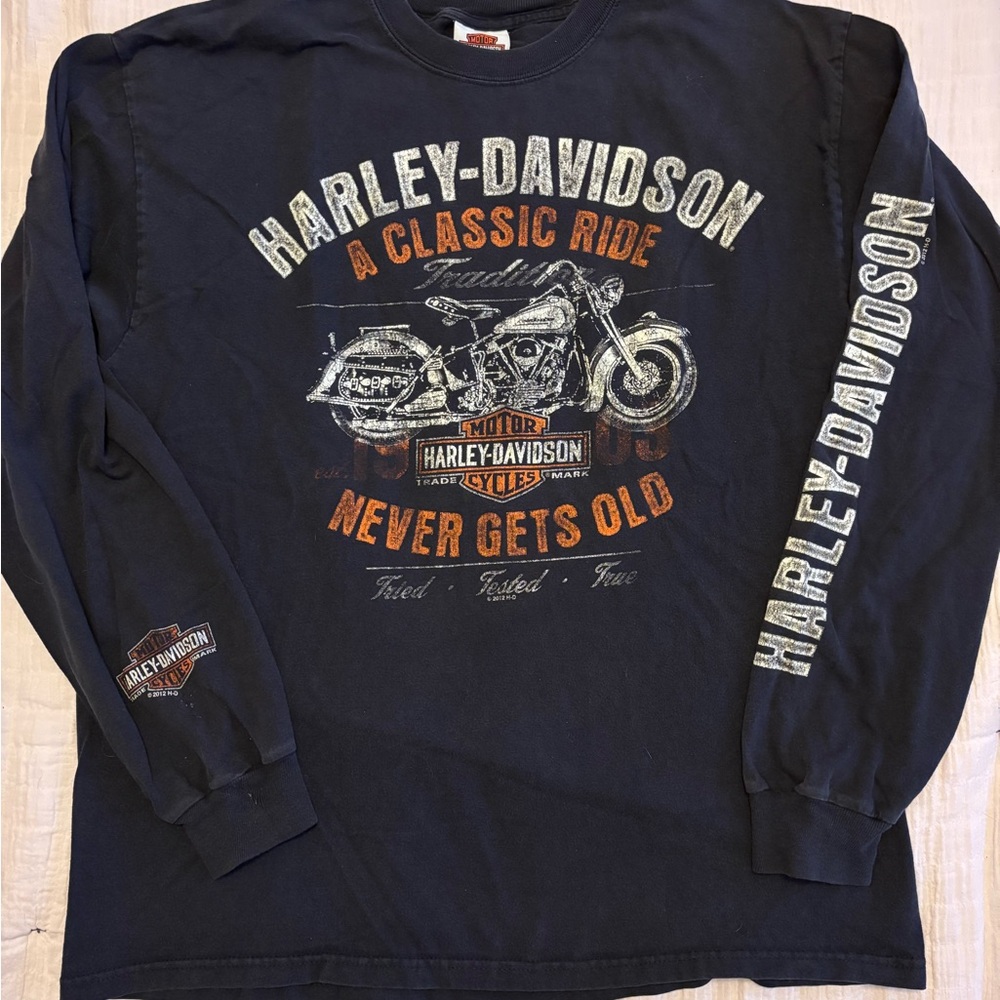 Harley-Davidson Black Long Sleeve Tee with Classic Motorcycle Design